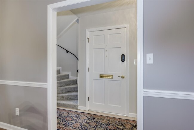 324 Lauren Cir