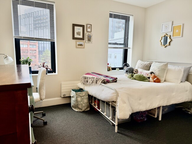 Photo - 845 Beacon St