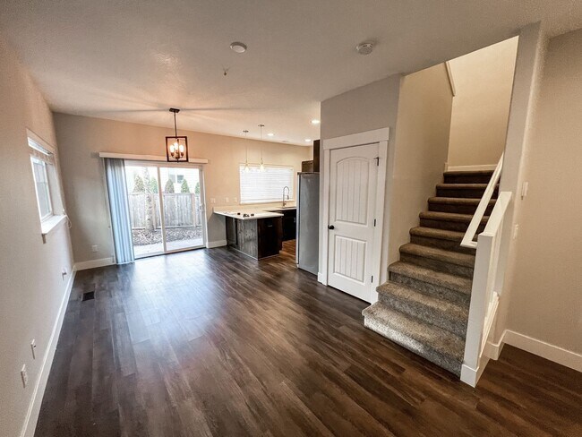 Photo - 5727-5729 Honey Bee St S Unit 5729