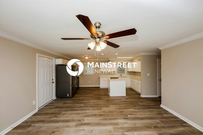 Photo - 3 Bedroom Pet-Friendly Home in Powder Springs, GA with Main Street Renewal