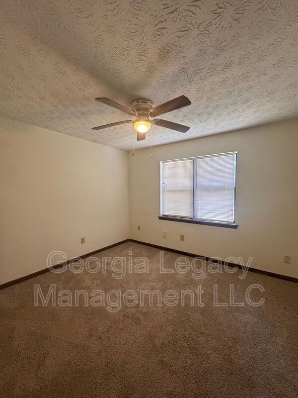 Photo - 1122 Sweetwater Cir