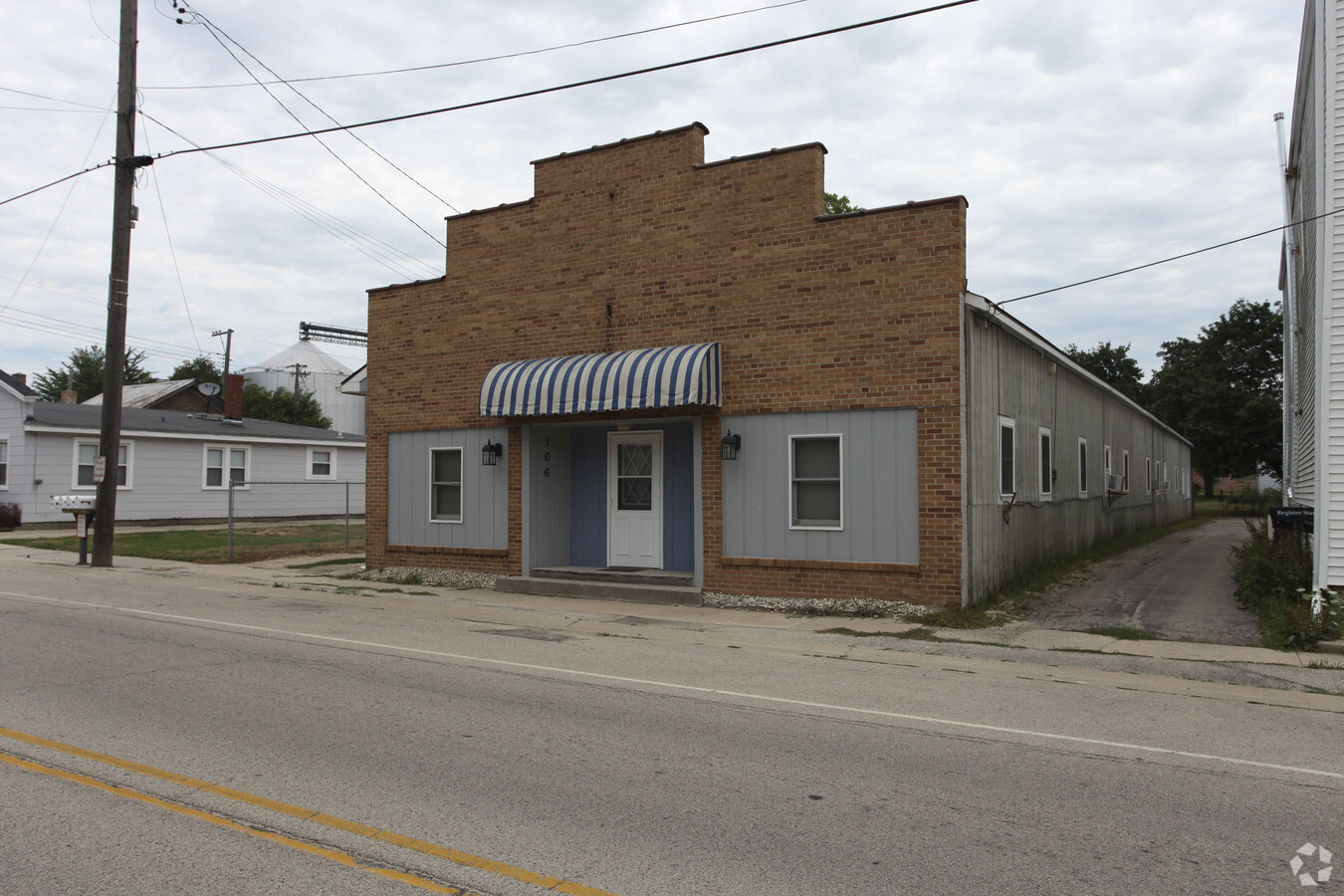 Photo - 106 S State St Apartments