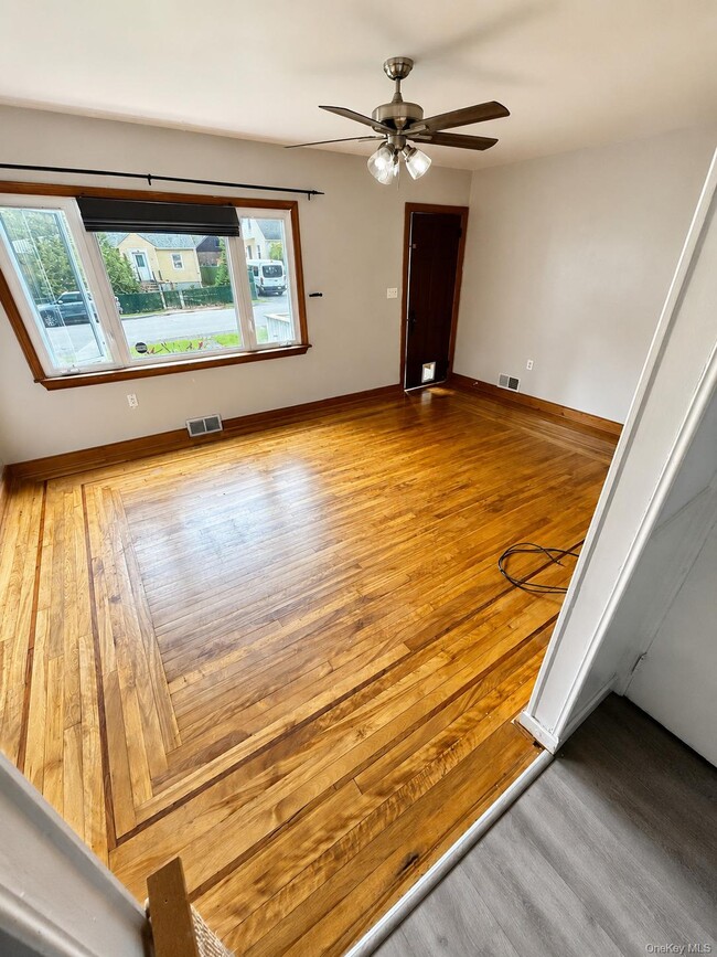 Photo - 17 Greenview Ave