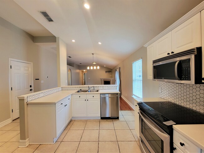 Photo - 2921 Alexis Ln