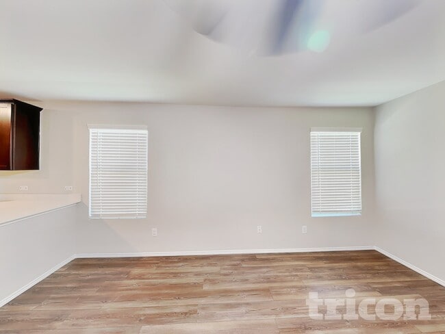 Photo - 908 Lady Bird St