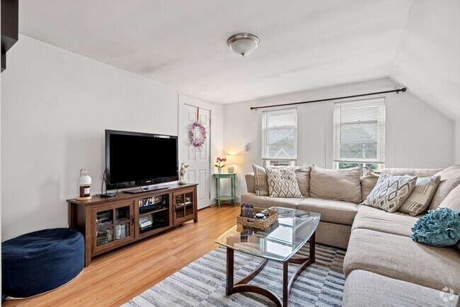 Building Photo - 14 4th St Unit 3 Rental
