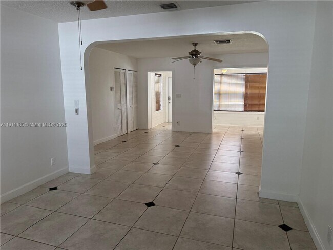 Photo - 1847 Wiley St