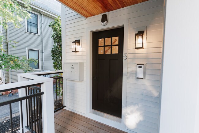 Photo - 5 Thurston St