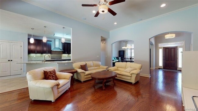 Photo - 9131 Thetford Way