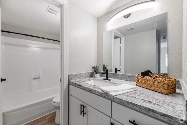 2BR, 2BA - 1,010SF - Primary Bathroom