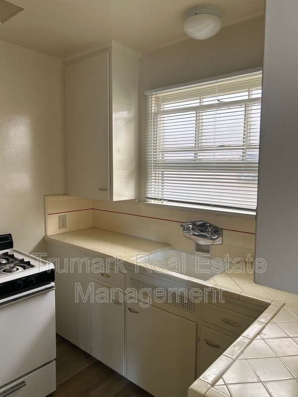 Photo - 1451 E Broadway Unit B