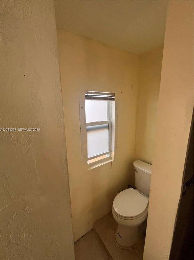 Photo - 13215 NW 19th Ave Unidad 1