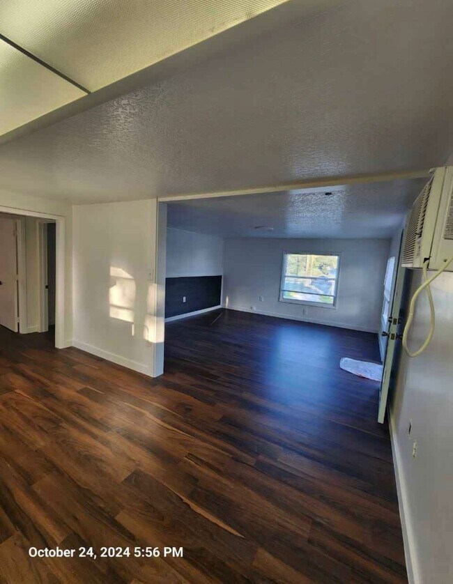 Photo - 615 Clearlake Rd