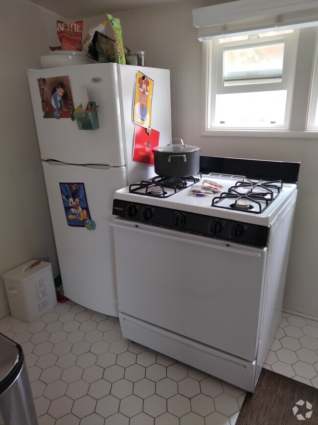 Building Photo - 468 3rd St Unit A Rental
