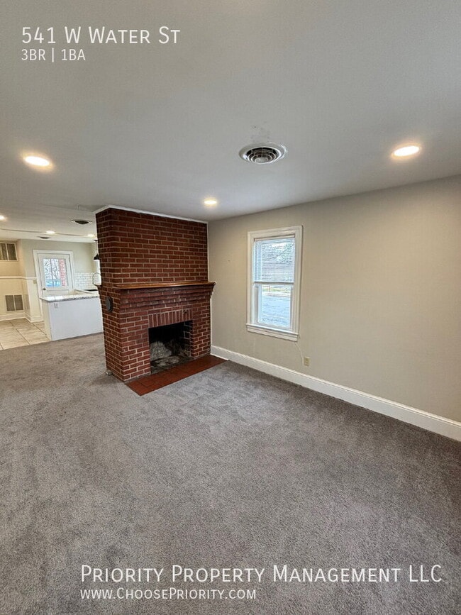 Photo - 541 W Water St