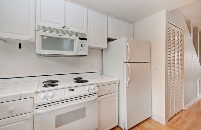 Photo - Bright Loft Condo with Stunning Columbia River Views