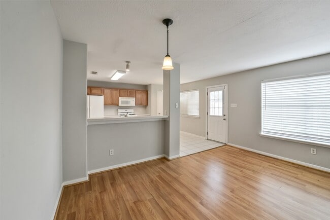 Photo - 3231 Stoneydale Ln