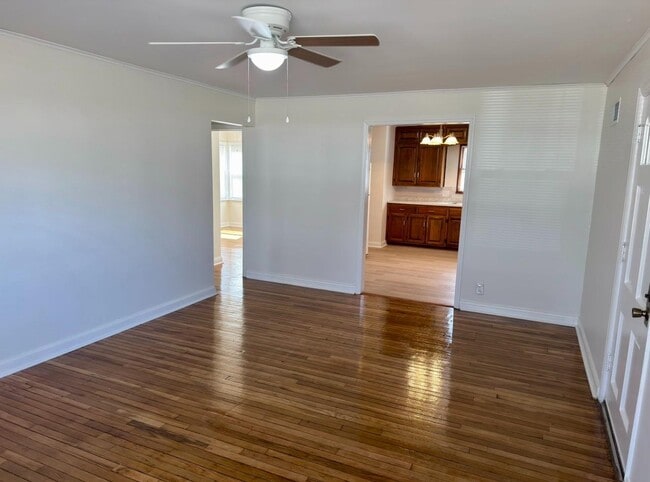 Photo - 206 W Conron Ave