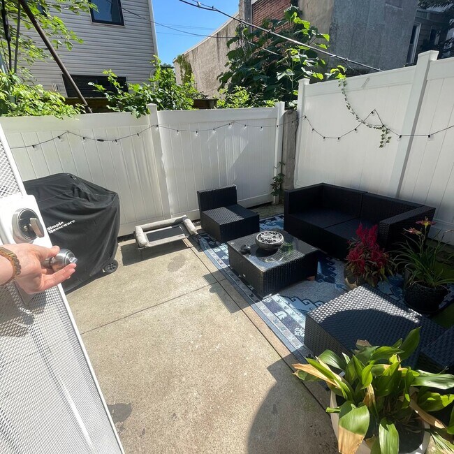 Unique&Updated Point Breeze Row home with ... - Unique&Updated Point Breeze Row home with ...
