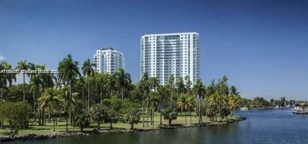 Building Photo - 1871 NW S River Dr Unit 1503 Rental