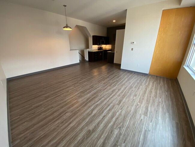 Photo - 117 E Berkeley St