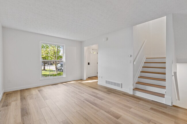 Photo - 698 Slate Hollow Ct