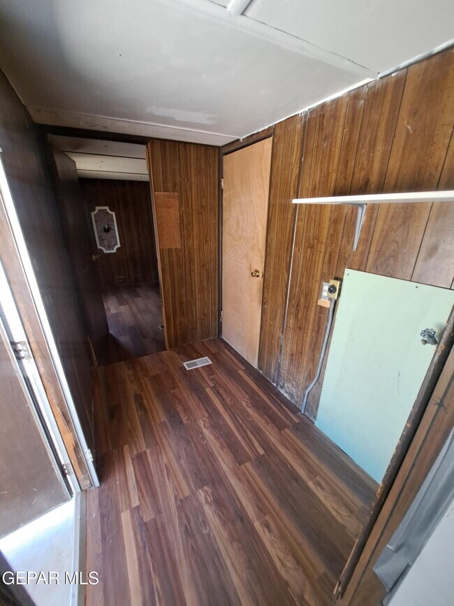 905 NE Camp St Unit TR 1