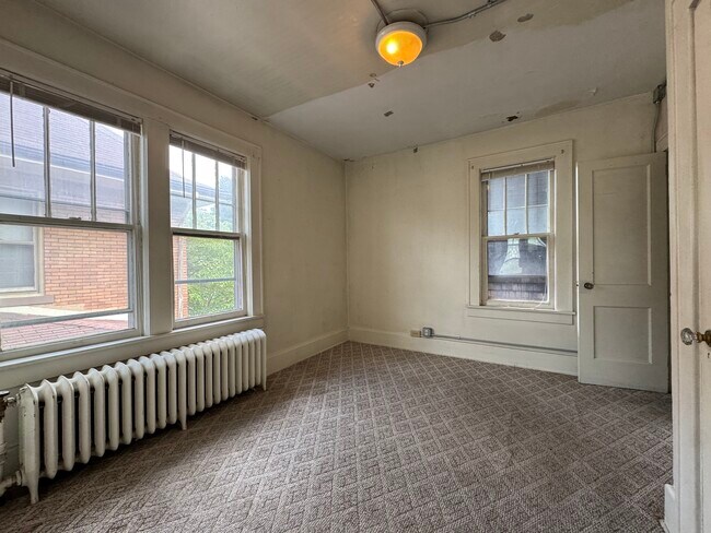 Photo - 132 Simpson St