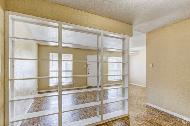 1BR, 1BA - 505SF - Living Room - Cedar Branch Apartments