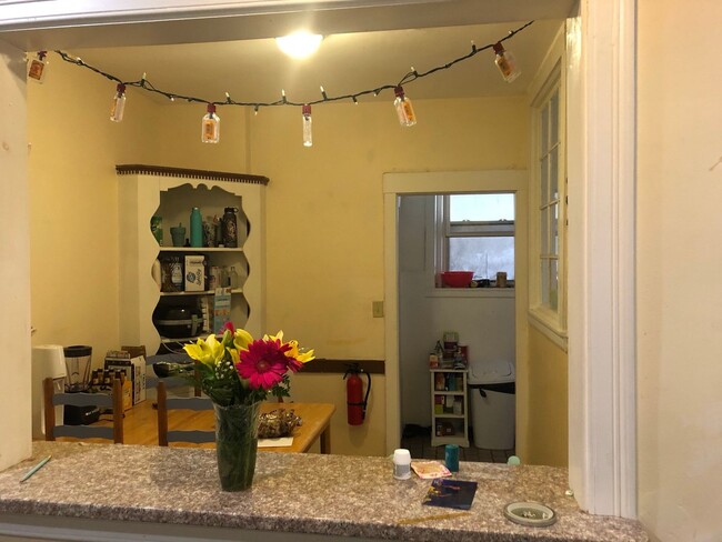 Photo - 4 BED RIGHT ACROSS FROM BOSTON UNIVERSITY!!   AVAIL 9/1 ~ HT/HW INCLUDED