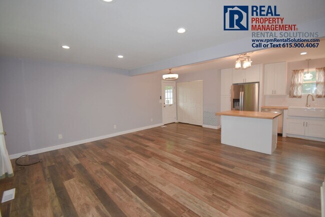Photo - *PENDING* Great 3 bd 2.5 ba with fenced in...