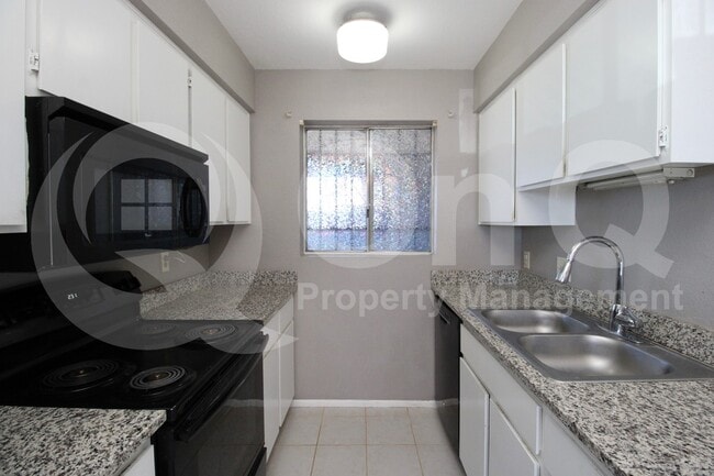 Photo - 9021 W Elm St