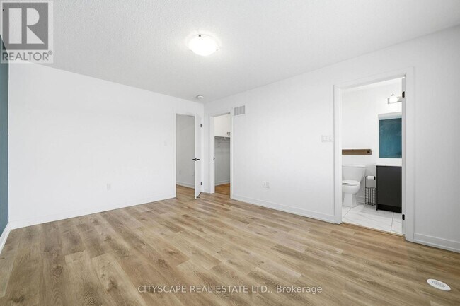 Photo - 8 Andrew Knowles Ln