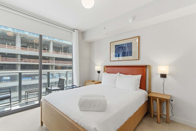 Building Photo - 11 NE 6th St