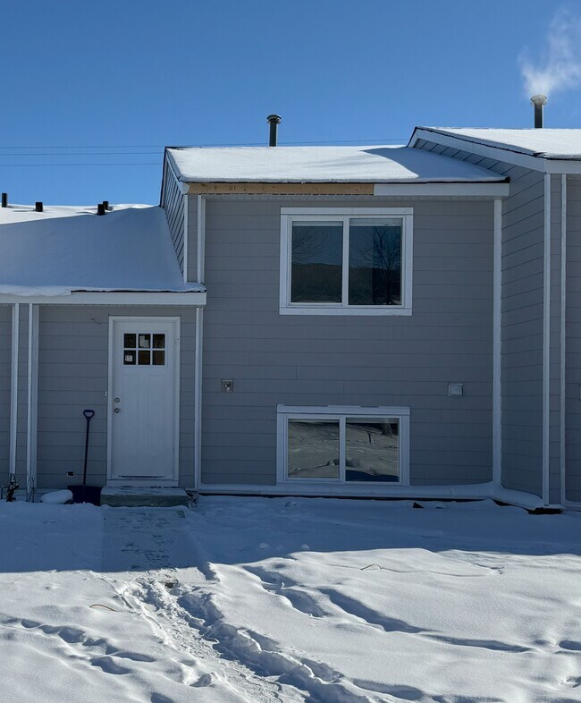 Building Photo - 4649 Hubalta Rd SE Unit 14