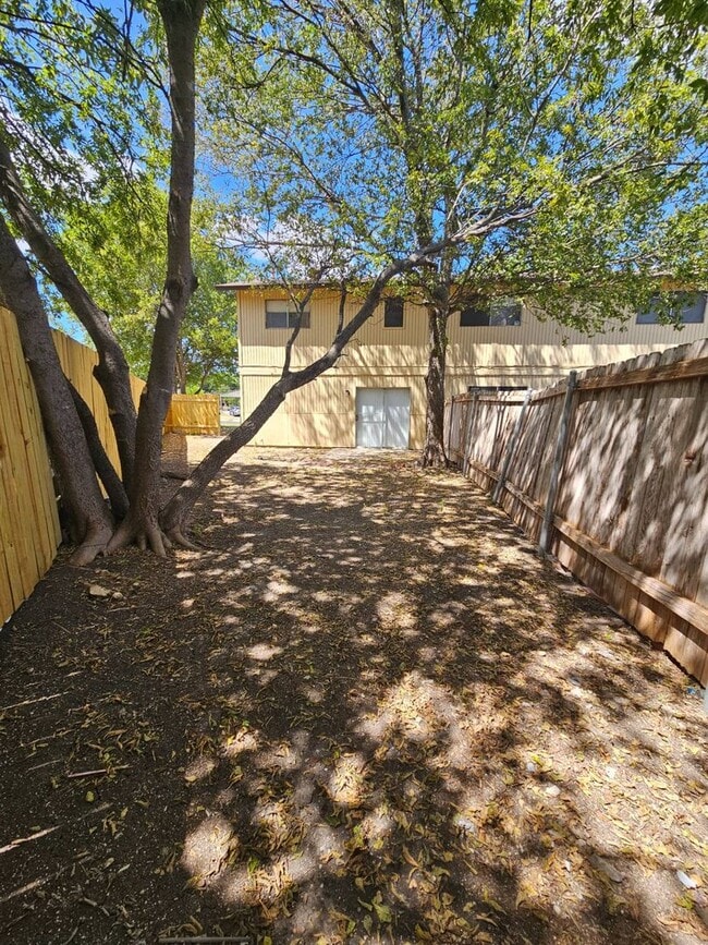 Photo - 8521 Dryfield Dr Unit B