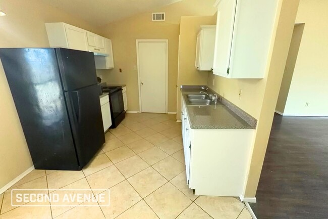 Photo - 5775 Ashridge Pl