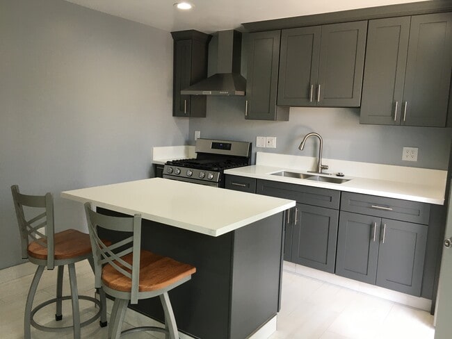 Photo - 21428 Meyler St Unit A