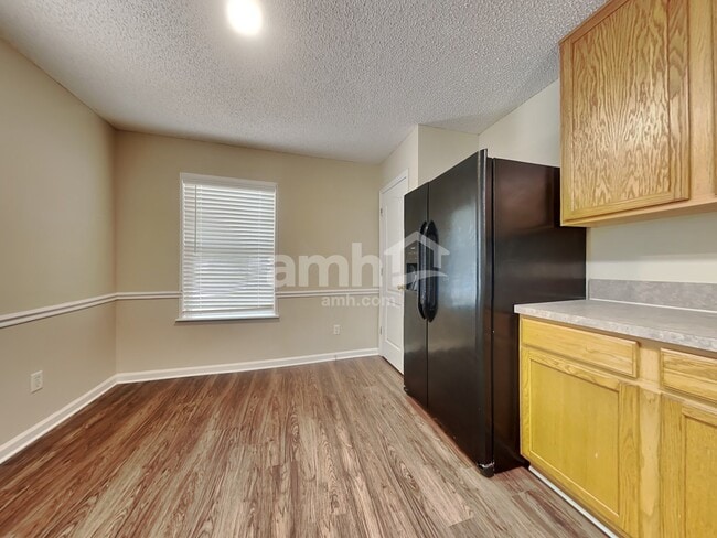 Photo - 7049 Beekman Lake Dr