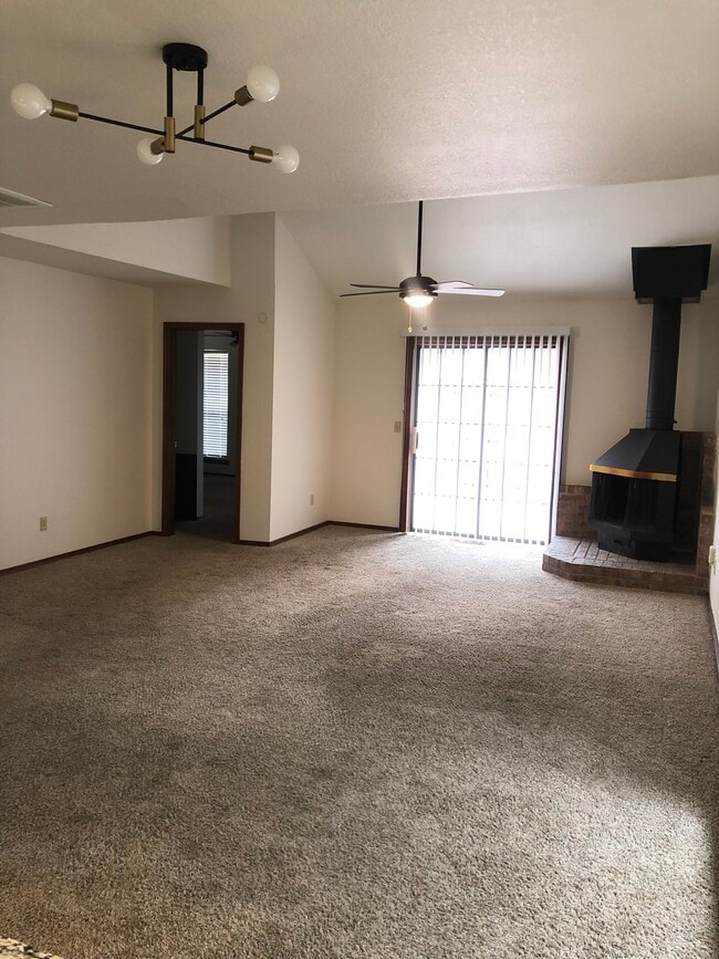 Photo - 9137 Knottingham