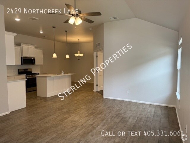 Building Photo - 2429 Northcreek Ln Rental