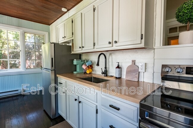 Photo - 419 W Orange St