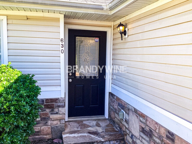 Photo - 630 Morrow Rd