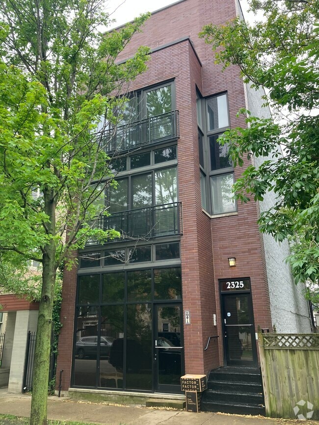 Building Photo - 2325 W Huron St Unit 3 Rental