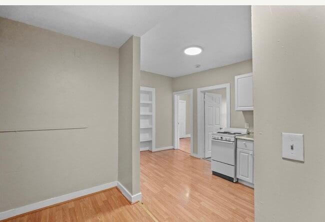 Building Photo - 24 Charlton St Unit 12 Rental