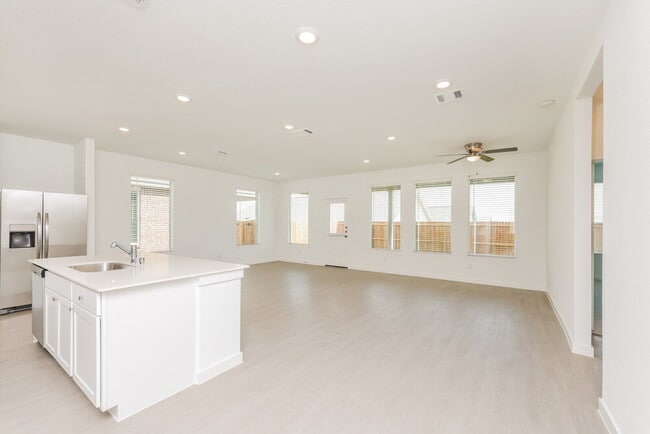 Photo - 2237 Mustang Ghost Trl