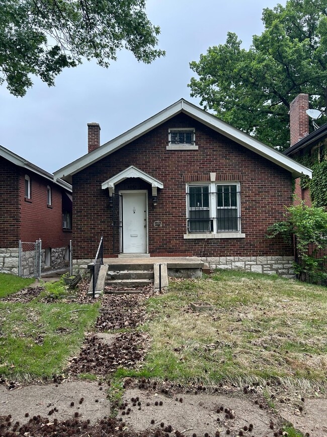 Building Photo - 4845 Anderson Ave