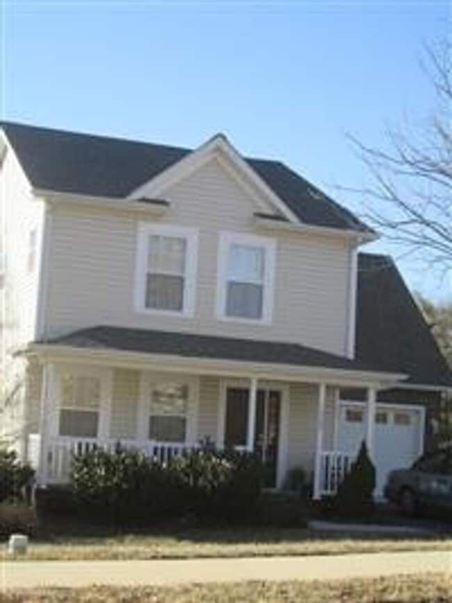 Building Photo - 1702 Gardenspring Dr