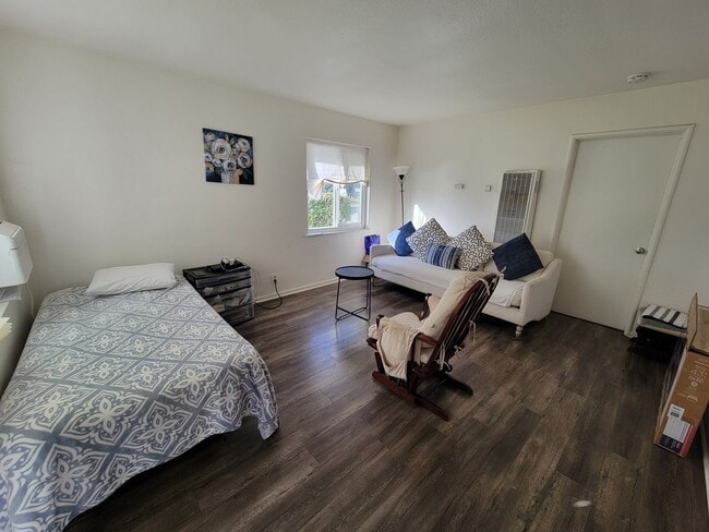Photo - 4117-4119 E. White Ave Unit 4117 E. White Ave