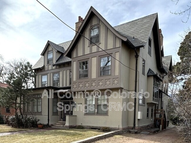 Building Photo - 1238 Wood Ave Unit 4